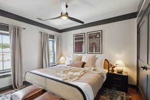 Bedroom 1 - 1 King Bed