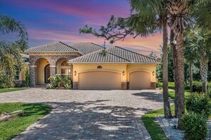Your waterfront vacation retreat awaits! This 5-bedroom/2-bathroom mansion will delight your senses with its hotel-chic décor, top-of-the-line finishes, and indoor/outdoor living atmosphere.