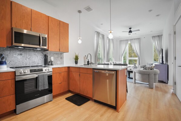 Kitchen with diswasher/stove/microwave