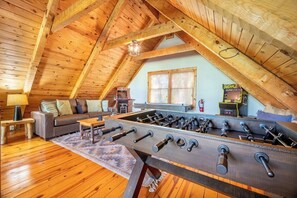 Big Bear Lodge's game loft
