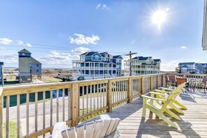 Upper Level Deck with Ocean Views