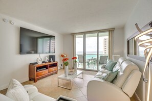 Living Room | Queen Futon