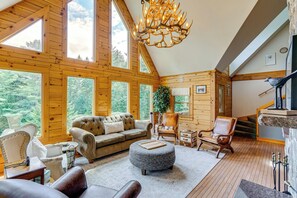 Living Room | Smart TV | Fireplace | 1st Floor