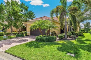 2 Car Garage Access & Driveway Parking