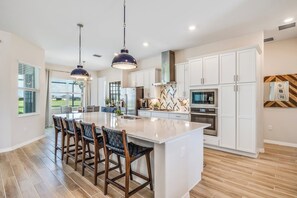 Spacious Kitchen with 4 Top Island