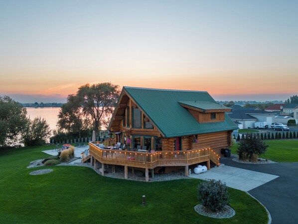 Enjoy the lakefront sunset daily in our unique custom log cabin!