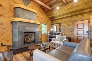 Living Room | Gas Fireplace | Main Floor