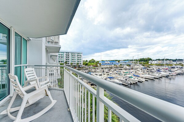North Myrtle Beach Vacation Rental | 3BR | 2BA | 1,340 Sq Ft | Step-Free Entry