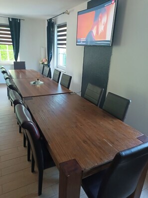 Meeting facility