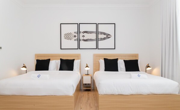 2 Queen Beds