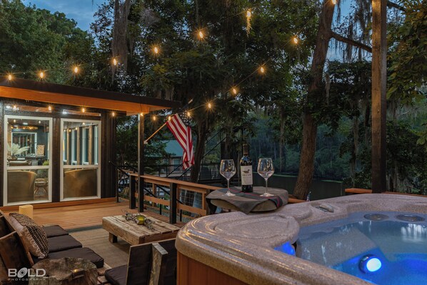 Snuggle up to this amazing water view from the hot tub!
