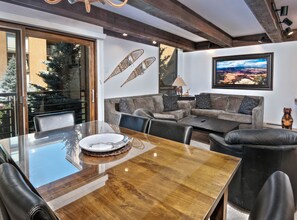 Living / dining room1
