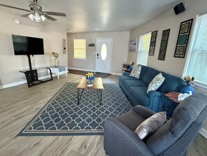 Smart TV and plenty of room to relax