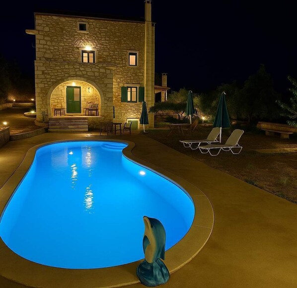 Private pool area
