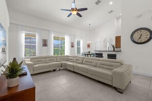 4072 Oak Tree Drive (2).jpg