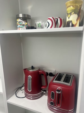 Kaffee und/oder Kaffeemaschine
