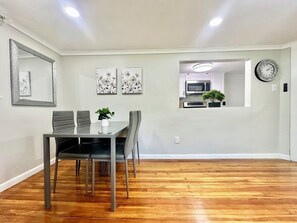 Dining Area (1)