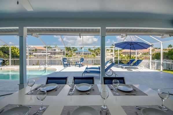 Outdoor dining