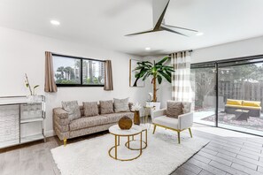Living Area | Smart TV | Electric Fireplace | 1st Floor