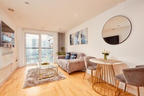 Living Room / Lounge