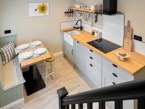 Kitchen/diner | Cosy Cottage, Howden, Nr Goole