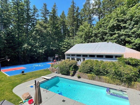 This photo of the guest house bungalow is taken from the roof of the main house.