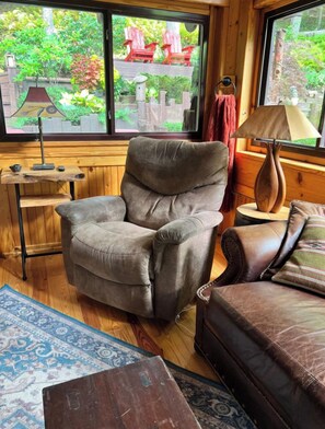 Living4 recline copy