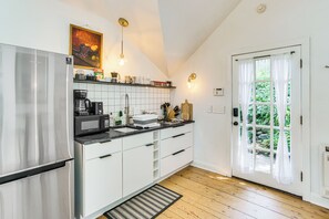 Kitchen | Single-Story Studio | Free WiFi | Wall A/C & Heating