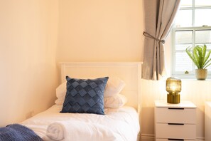 Twin Bedroom 