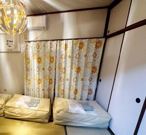 Japanese-style room