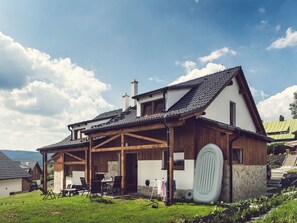 Ciel, Plante, Nuage, Bâtiment, Fenêtre, Arbre, Paysage Naturel, Lot Terre, Maison, Chalet