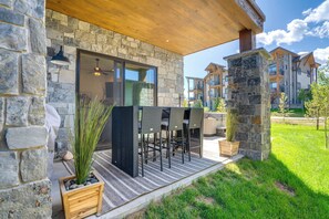 Outdoor Dining Area | Ground-Floor Unit | Single-Story Condo