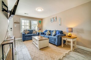 Living Room | 1st Floor | Flat-Screen TV | Queen Sleeper Sofa