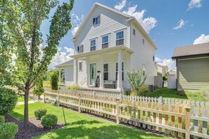 House Exterior | Covered Porch | Yard