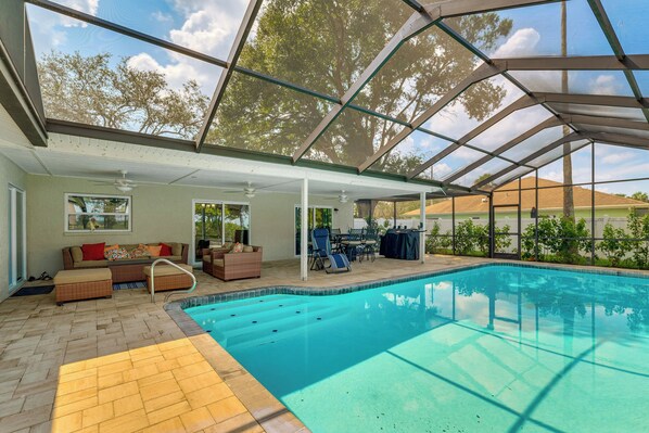 Spring Hill Vacation Rental | 4BR | 2BA | 1,950 Sq Ft | Small Step for Entry
