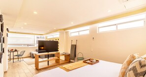 El mobiliario, la decoración y los servicios pueden variar ligeramente.