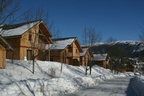 Außenseite Ferienhaus [Winter]