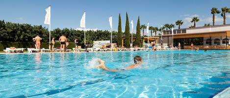 Holiday Home Swimming Pool