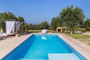 Holiday Home Swimming Pool