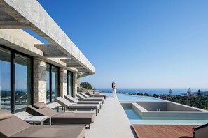This retreat spreads across 440 sq m and offers a private setting