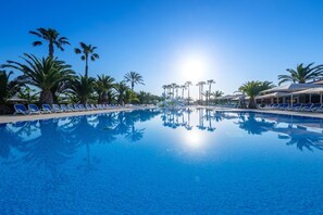 Holiday Home Swimming Pool