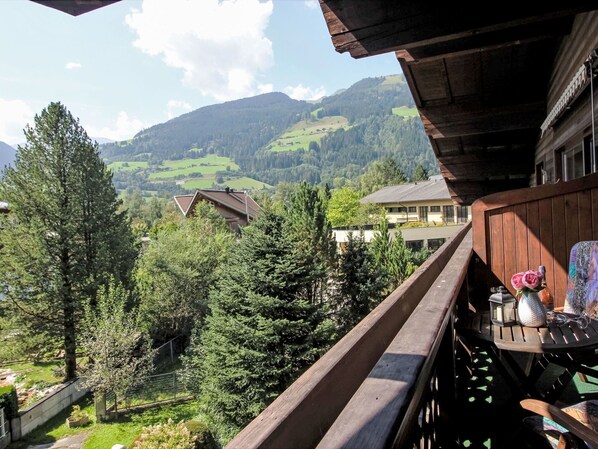 Nuage, Ciel, Propriété, Plante, Montagne, Bois, Végétation, Bùtiment, Arbre, Loisir