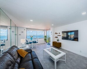 22-web-or-mls-Living Room 2-3