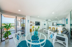 15-web-or-mls-Dining/Living Area 2-3