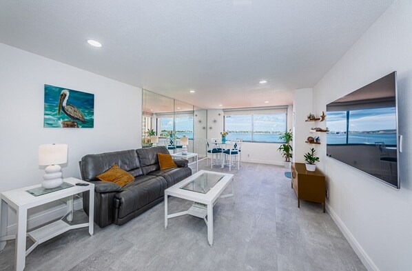 21-web-or-mls-Living Room 1-3