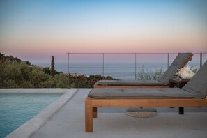 This secluded villa features a private 25m² sensory pool.