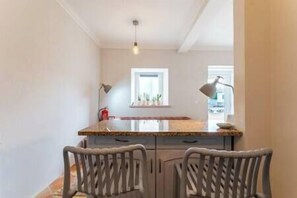 Open Kitchen details