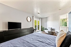 Vacation Rentals in Park City at Prospector Lodge 637: Primary bedroom with King bed and ensuite bathroom