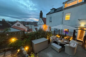 Voyagers' View, Whitby - Host & Stay