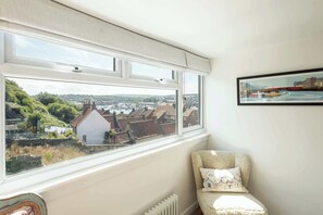 Voyagers' View, Whitby - Host & Stay